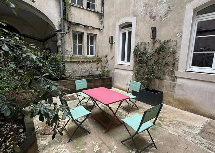 Ancien Couvent Au Coeur Du Vieux * Βαλένς